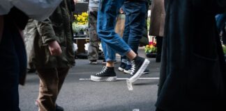 Eleva tu look con las mejores marcas de zapatillas urbanas
