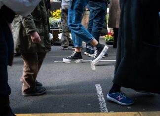 Eleva tu look con las mejores marcas de zapatillas urbanas