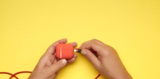 Errores comunes que acortan la vida útil de tus audífonos