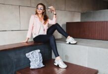 Ideas de outfit con calzas deportivas para mujer