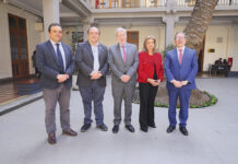 Presentan en PUCV libro 200 años del Cuerpo Consular en Valparaíso