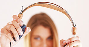 No botes esos viejos audífonos