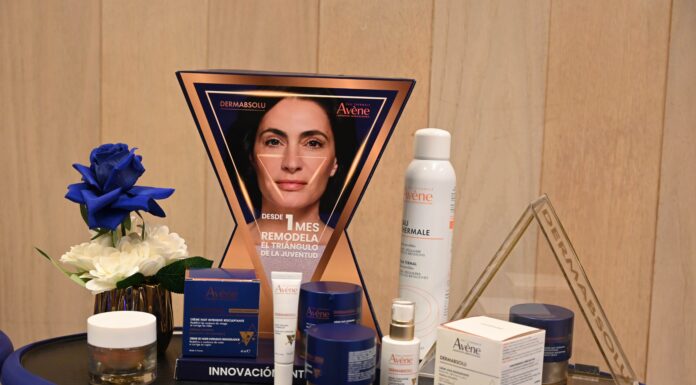 Avène Chile presentó DERMABSOLU en una noche de cine, estilo y belleza atemporal