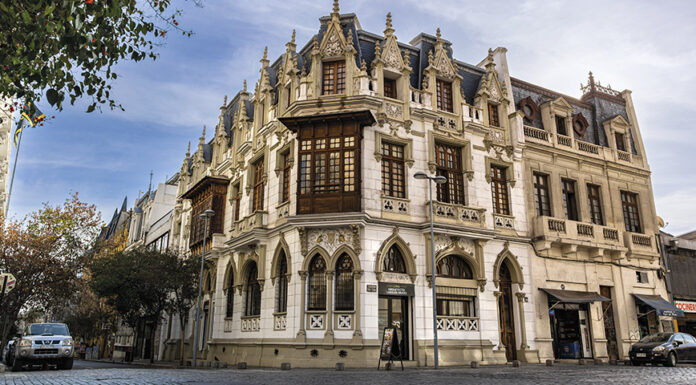 Casa Larraín Bravo: patrimonio, arquitectura y café de especialidad en un solo lugar