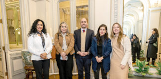 Valentina Correa presentó su libro Duelo por Encargo